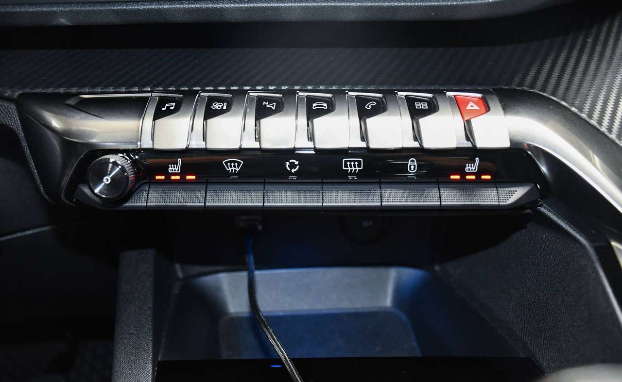 Peugeot 3008 3008 1.2 PureTech Active Pack - NAVIGATIE VIA SMARTLINK / CAMERA / PDC / CC — foto 14 van 19