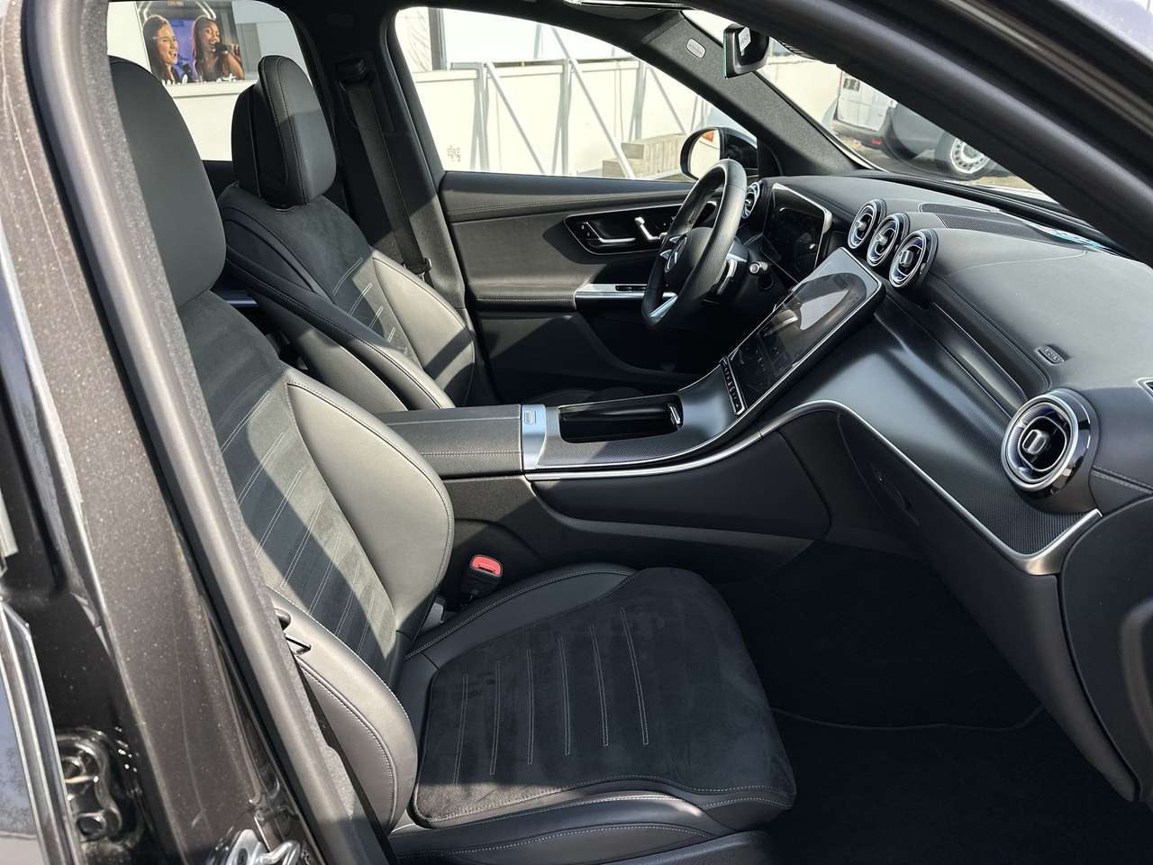 Mercedes-Benz GLC 300 E PHEV AMG Line (230 kW) Pano Dak Distronic Night — foto 9 van 19