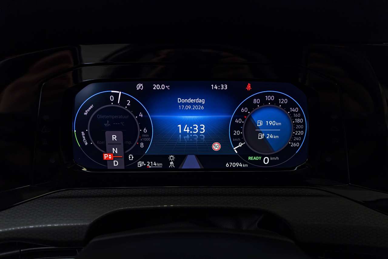 Volkswagen Golf GTE PANO|KEYLESS|STOELVERW.|SFEERVERL.|LA|ACC| — foto 21 van 25