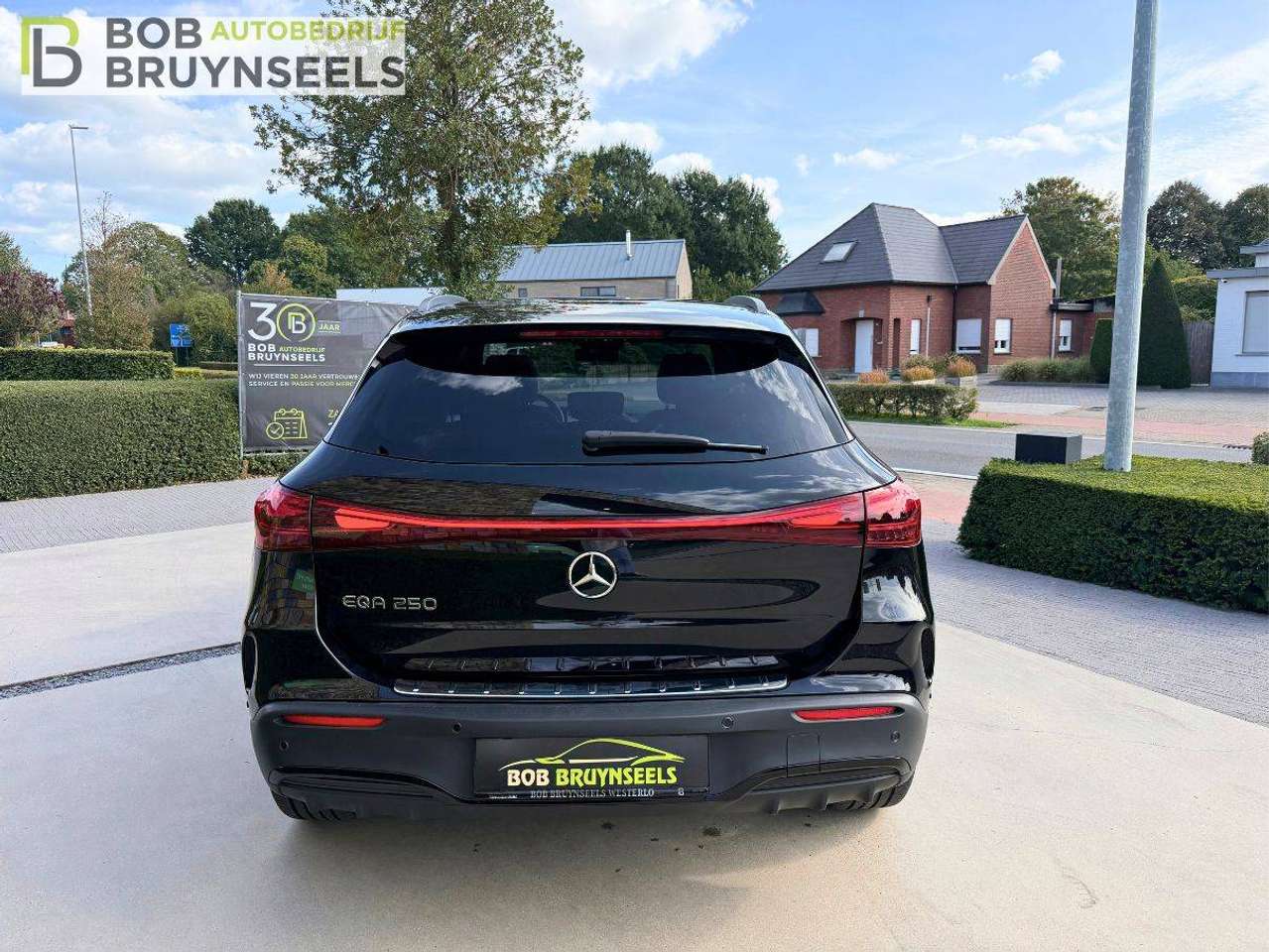 Mercedes-Benz EQA 250 Amg line | Nightpakket | Panoramadak | Winterpakket | Achteruitrijcamera — foto 7 van 17