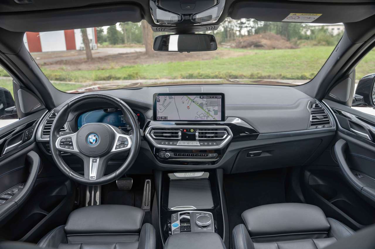 BMW iX3 SOH 96.5%*M SPORT*LED*PANO*HARMAN/KARDON*TREKHAAK* — foto 21 van 25