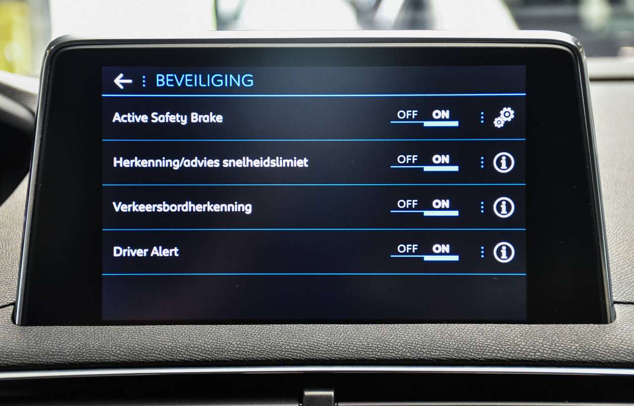 Peugeot 3008 3008 1.2 PureTech Active Pack - NAVIGATIE VIA SMARTLINK / CAMERA / PDC / CC — foto 12 van 19