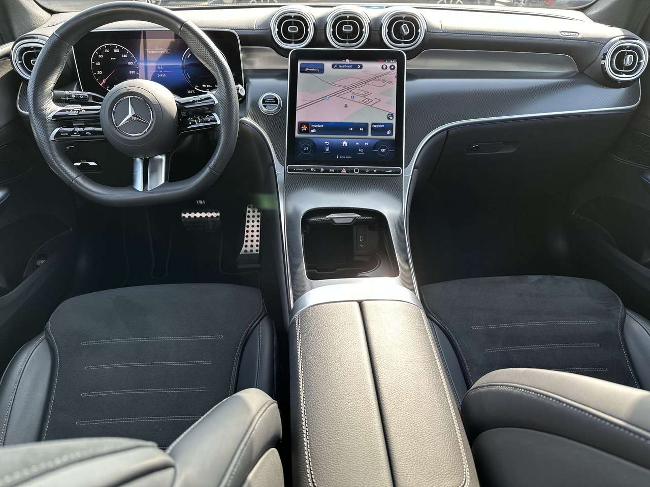 Mercedes-Benz GLC 300 E PHEV AMG Line (230 kW) Pano Dak Distronic Night — foto 12 van 19