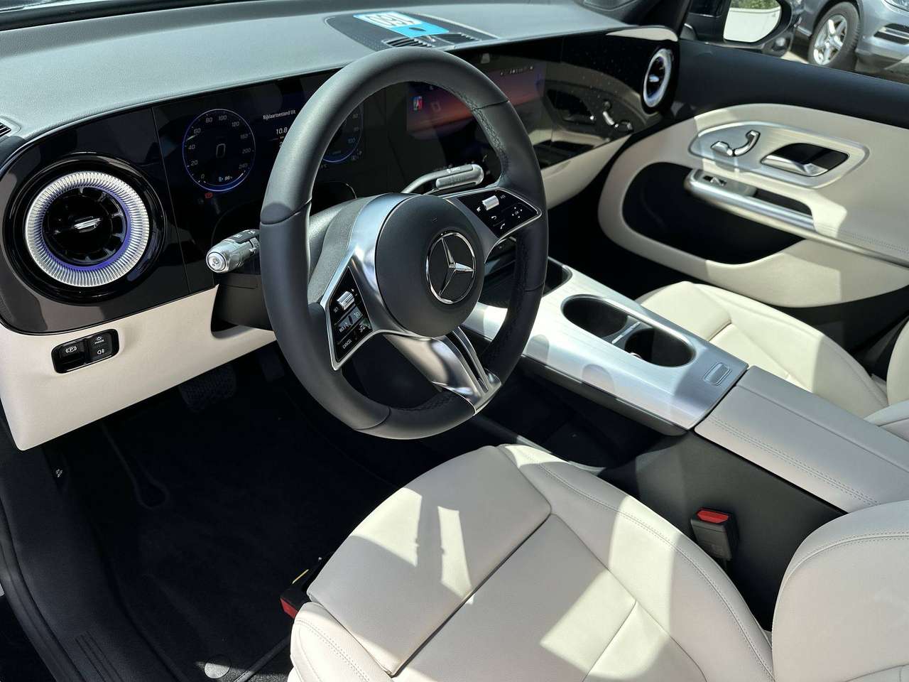 Mercedes-Benz GLB 250 + Electric Pano dak Leder Memory Nightpakket — foto 11 van 19