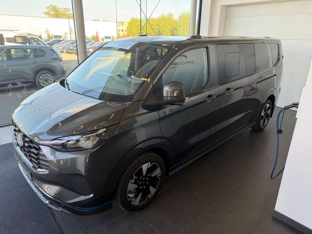 Ford Transit Custom MULTI-USE L2 SPORT PHEV 5 ZIT NIEUW OKM 45400+BTW — foto 3 van 21
