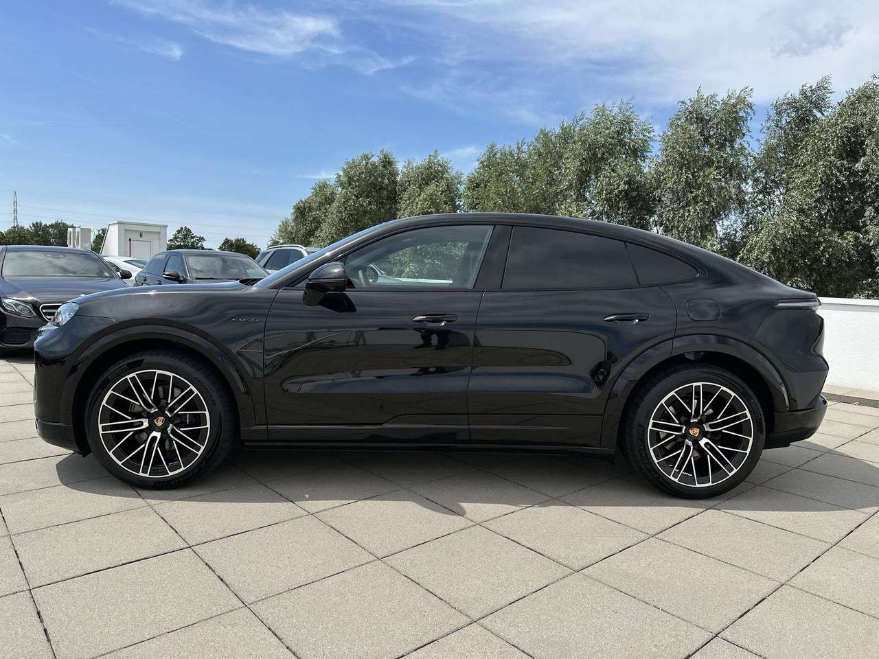 Porsche Cayenne Coupe ELECTRIC Trekhaak  adaptive Sportdesign 22" — foto 3 van 19