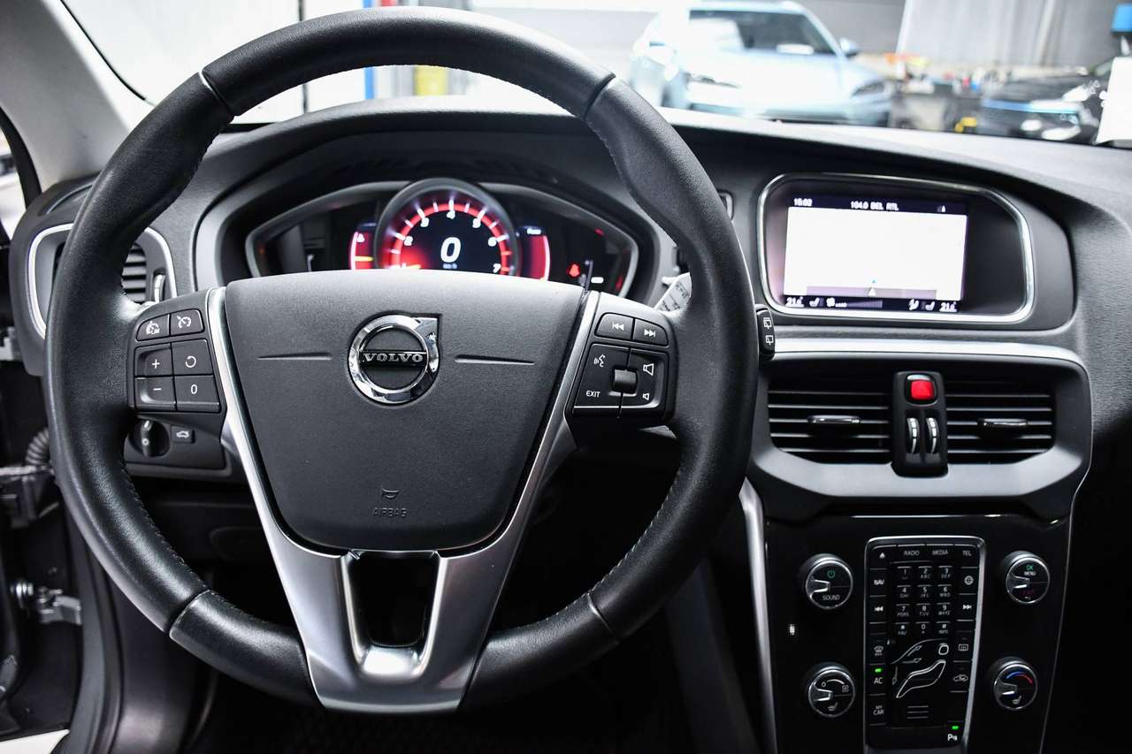 Volvo V40 V40 2.0 T2 Kinetic - NAVIGATIE / BLUETOOTH / ZTELVERWARMING / PDC / CC — foto 13 van 16