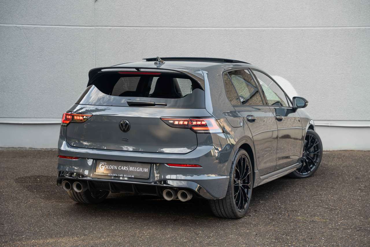 Volkswagen Golf R 4MOTION 'Black Edition' PANO/MATRIX/AKRAPOVIC/ACC/CAMERA/H&K/19" — foto 8 van 25