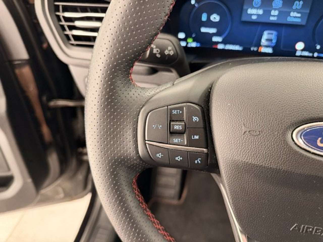 Ford Kuga ST-LINE FULL  HYBRID BENZINE AUTOMAAT — foto 19 van 22