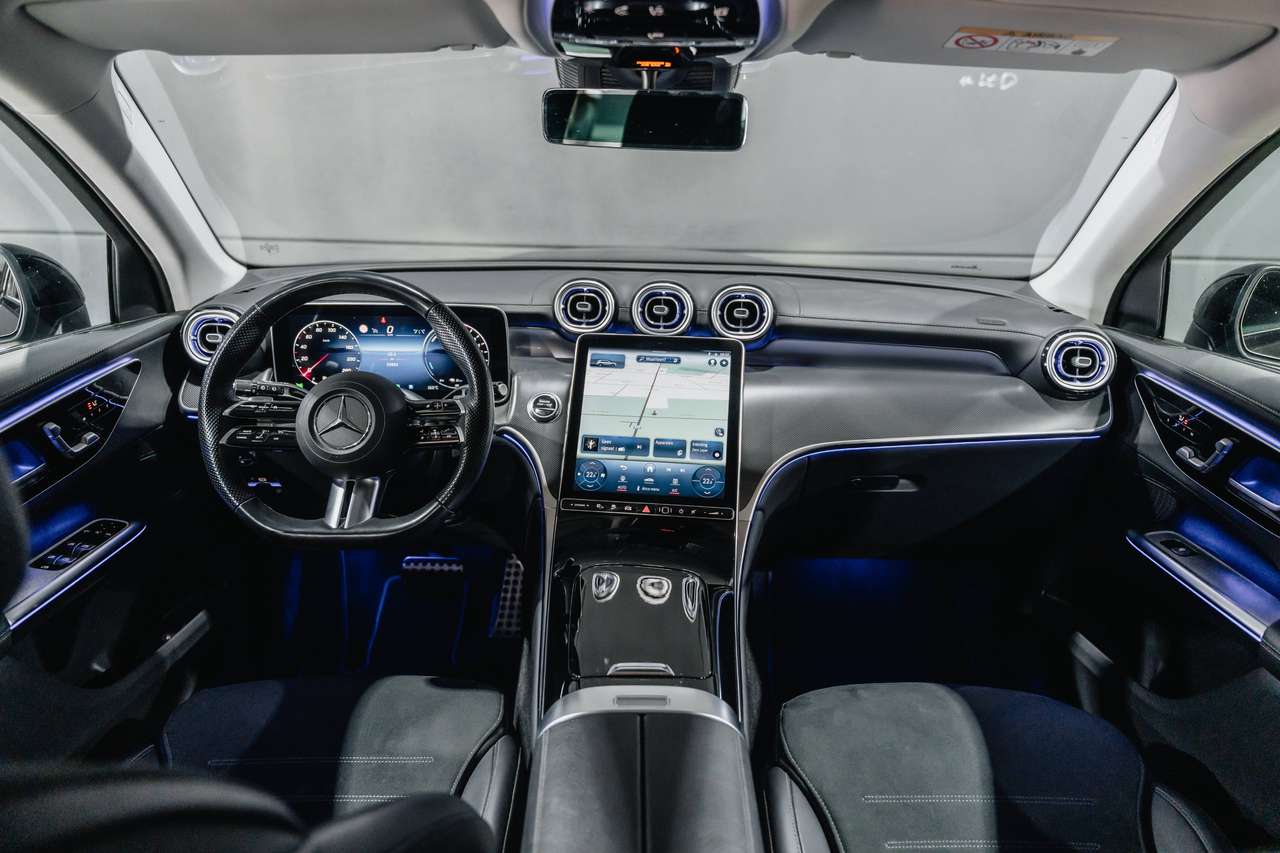 Mercedes-Benz GLC 300 (2023) — foto 11