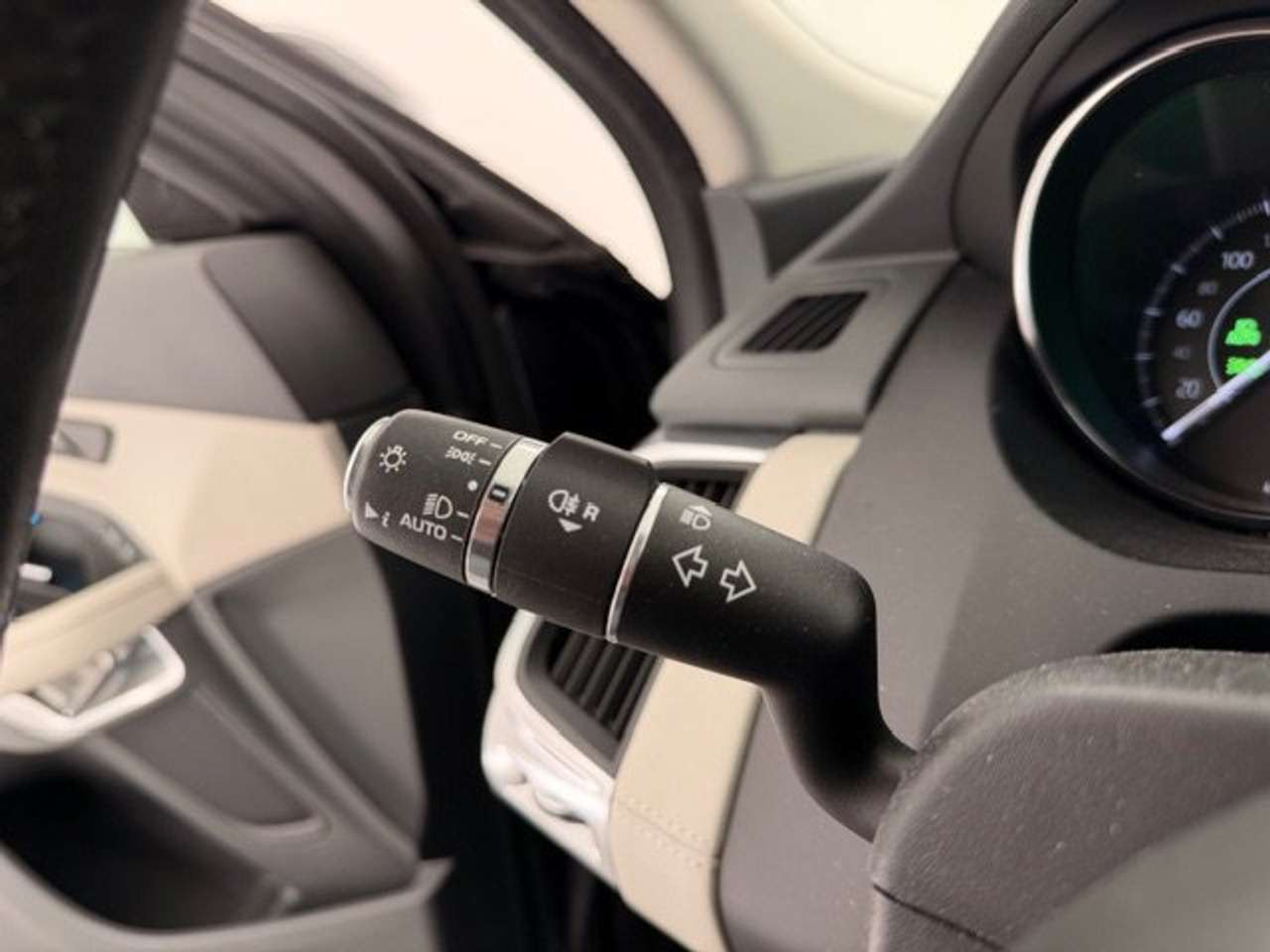Jaguar E-Pace BENZINE AWD AUTOMAAT+TAL VAN OPTIES-49000KM!!! — foto 15 van 22