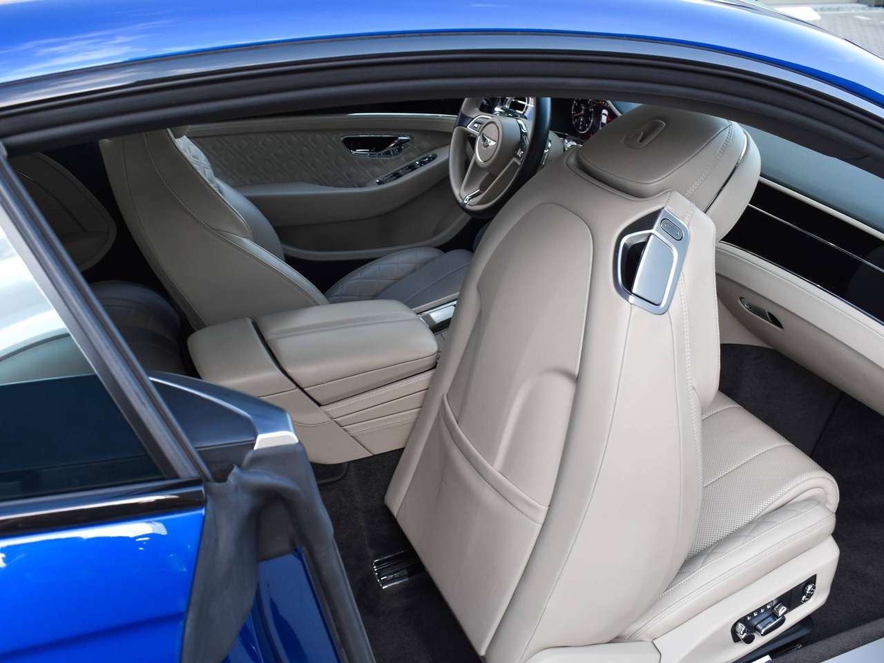 Bentley Continental GT 6.0 BiTurbo W12 / New Model / Sequin Blue / Full History — foto 25 van 25