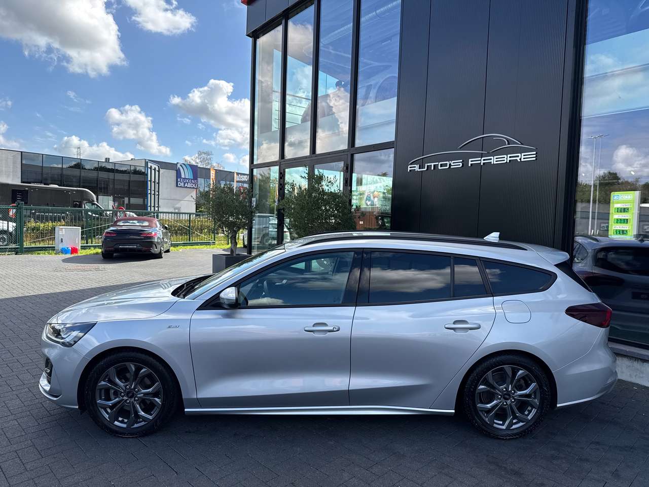 Ford Focus 1.0 EcoBoost MHEV ST-Line Design Black Pack 64000km — foto 4 van 17