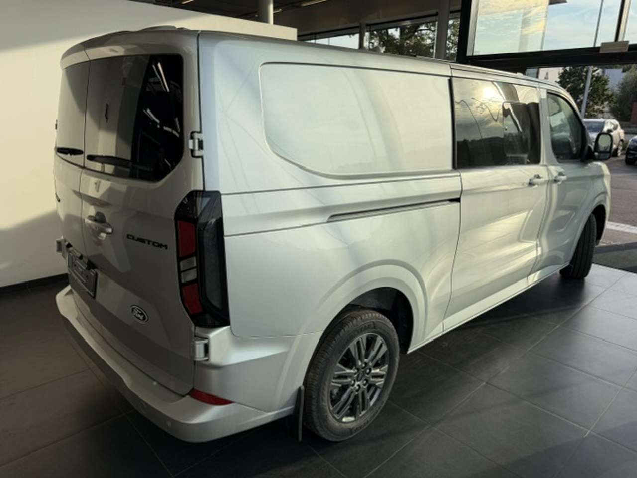 Ford Transit Custom MULTI-USE L2 LIMITED-AUTOMAAT-38800+BTW 5J WAARBORG — foto 5 van 24