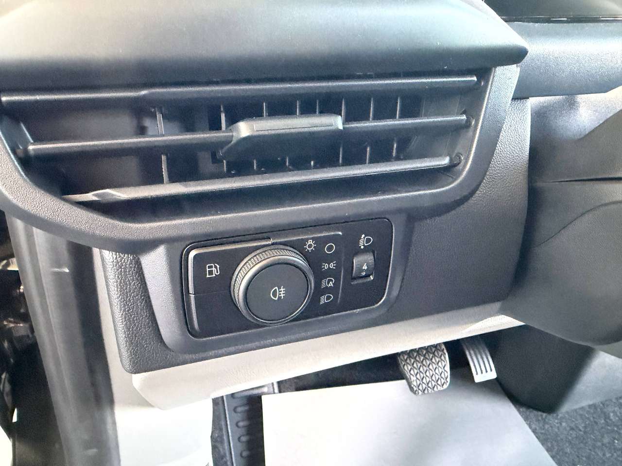 Ford Transit Custom MULTI-USE L2 SPORT PHEV 5 ZIT NIEUW OKM 45400+BTW — foto 21 van 21