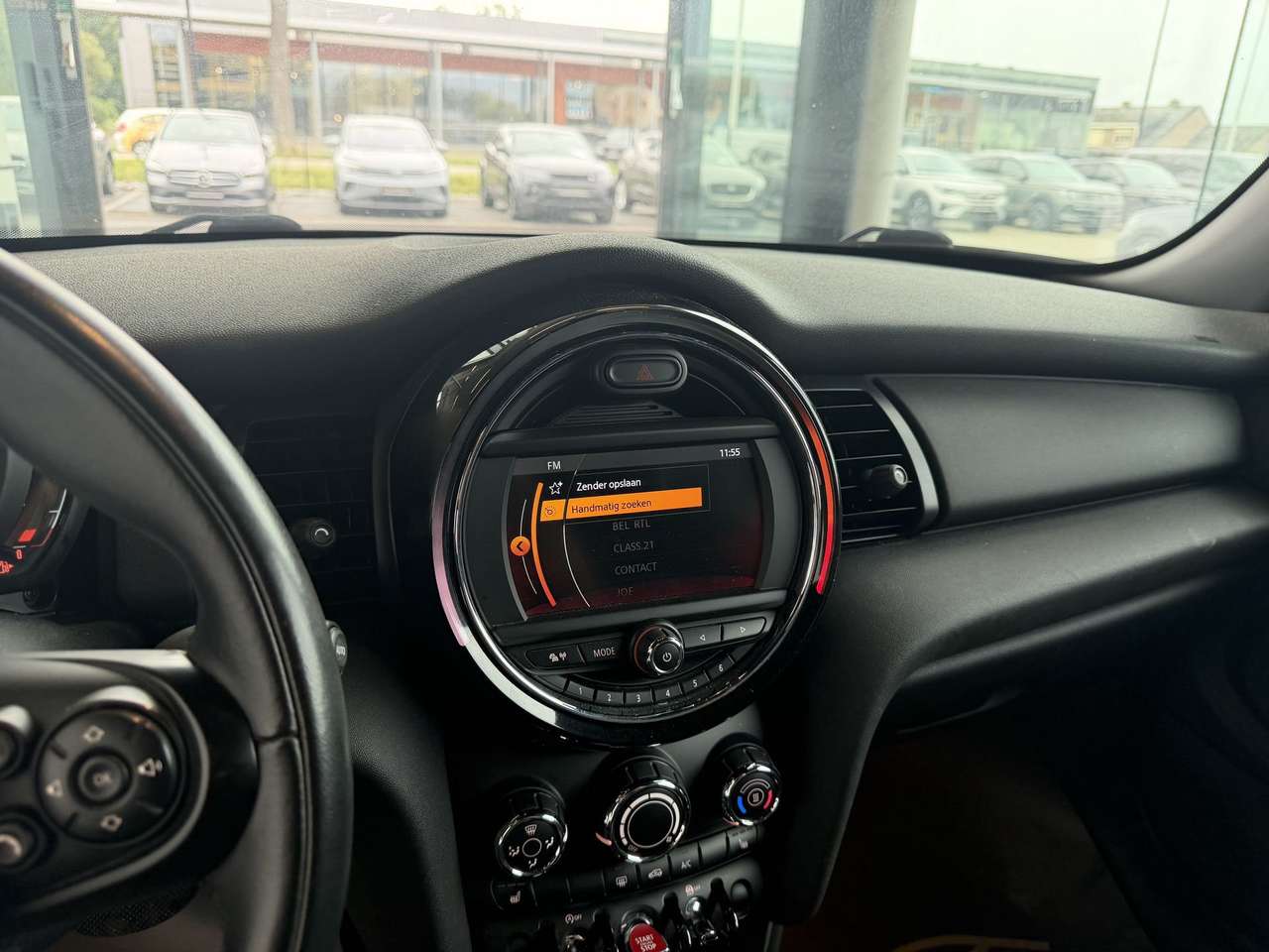 MINI One BENZINE AUTOMAAT SLECHTS 44000KM!!!! — foto 12 van 18