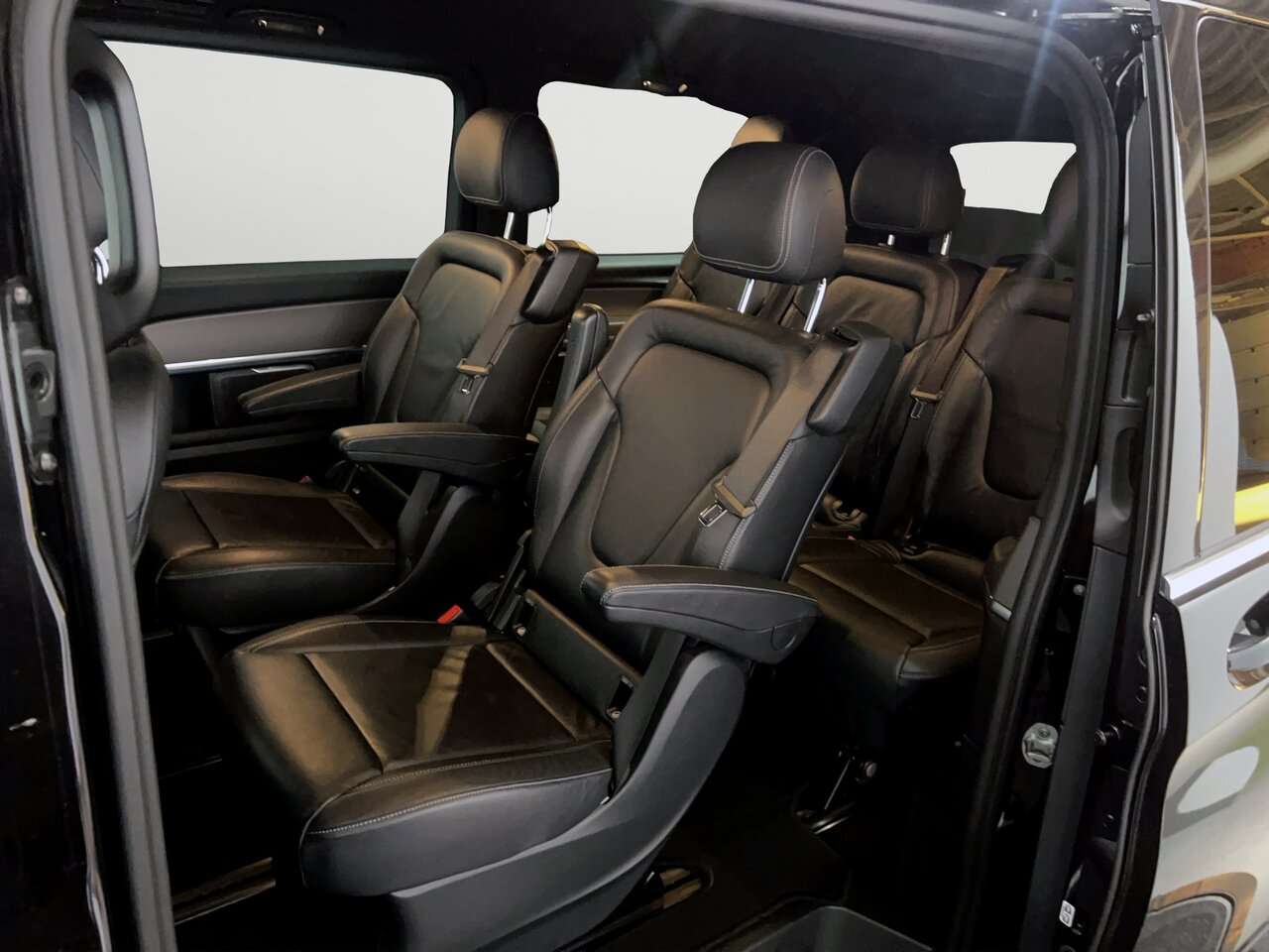 Mercedes-Benz V 250 AMG/7 plaatsen/ Avangarde/360/Leder — foto 19 van 24
