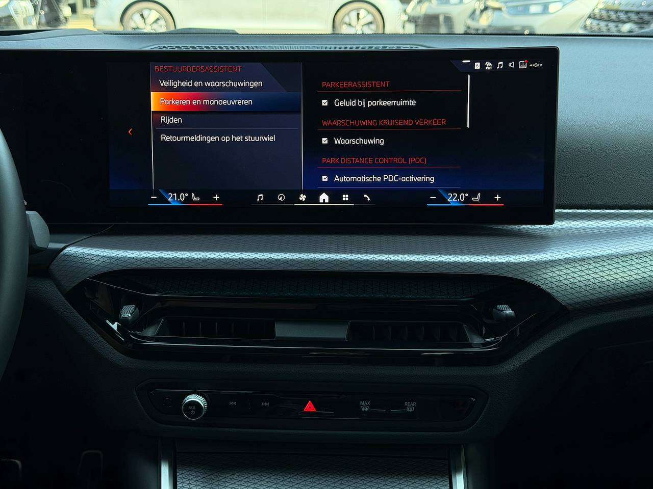 BMW 330 PHEV M-SPORT HEAD-UP LASER MEMORY SEATS CARPLAY ACC — foto 19 van 25