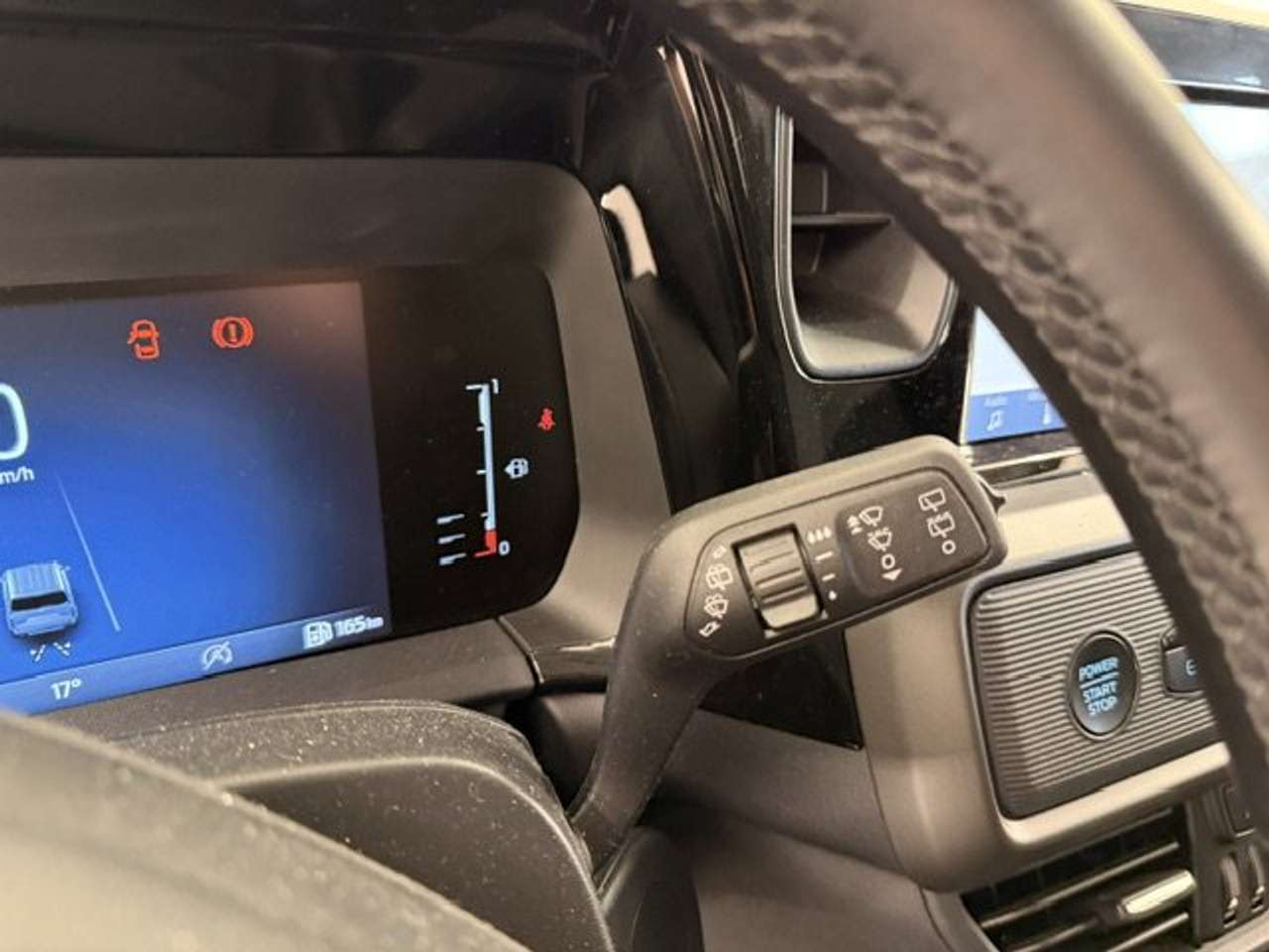 Ford Tourneo Courier TITANIUM BENZINE 125PK 22000KM — foto 18 van 21