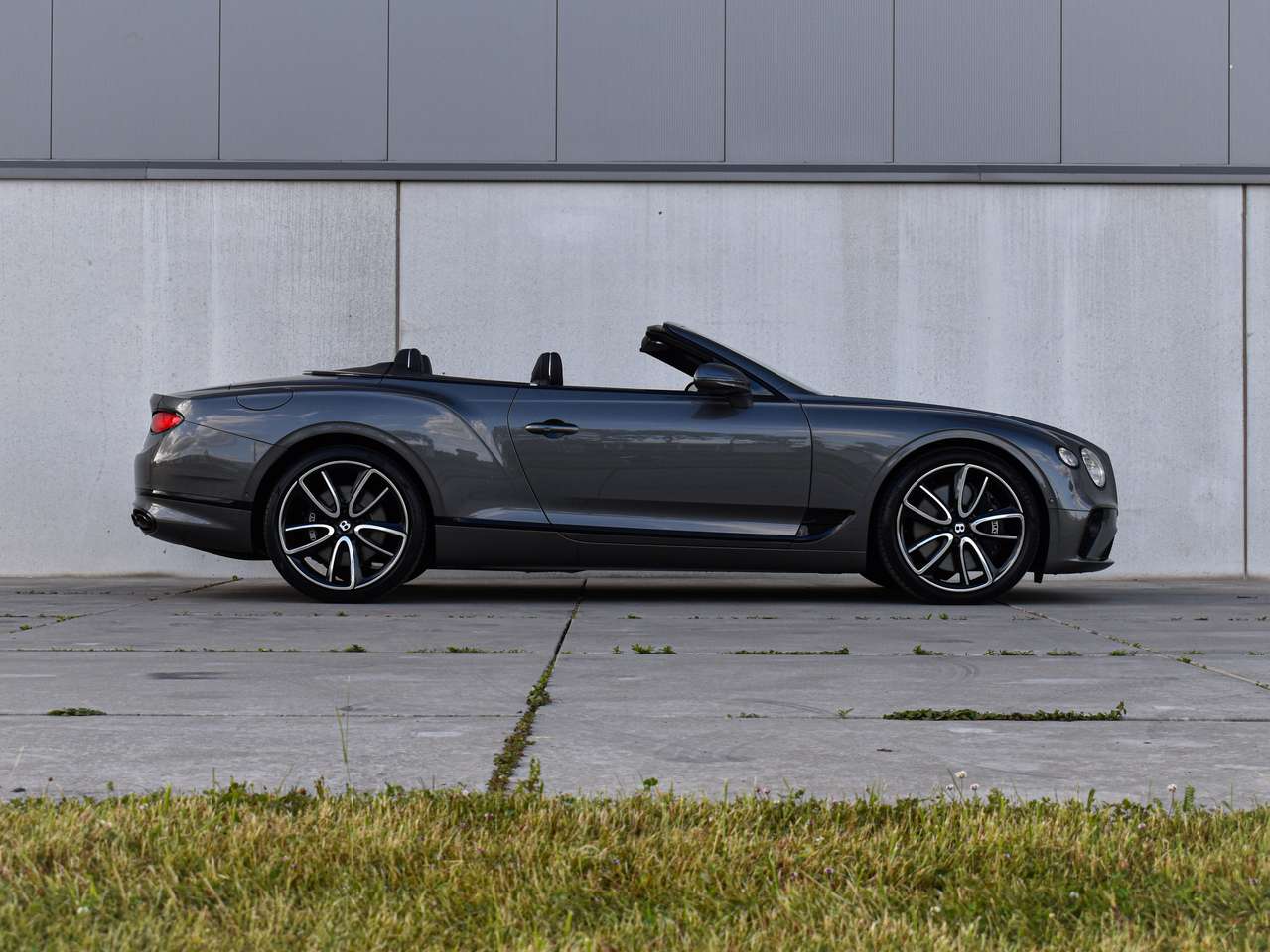 Bentley Continental GTC 4.0 V8 Mulliner - Blackline - NP: €309.996,- — foto 16 van 25