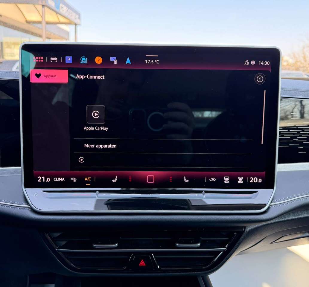 Volkswagen Passat Variant ELEGANCE MASSAGE BIG SCREEN CARPLAY ADAPTIVE CRUIS — foto 15 van 19