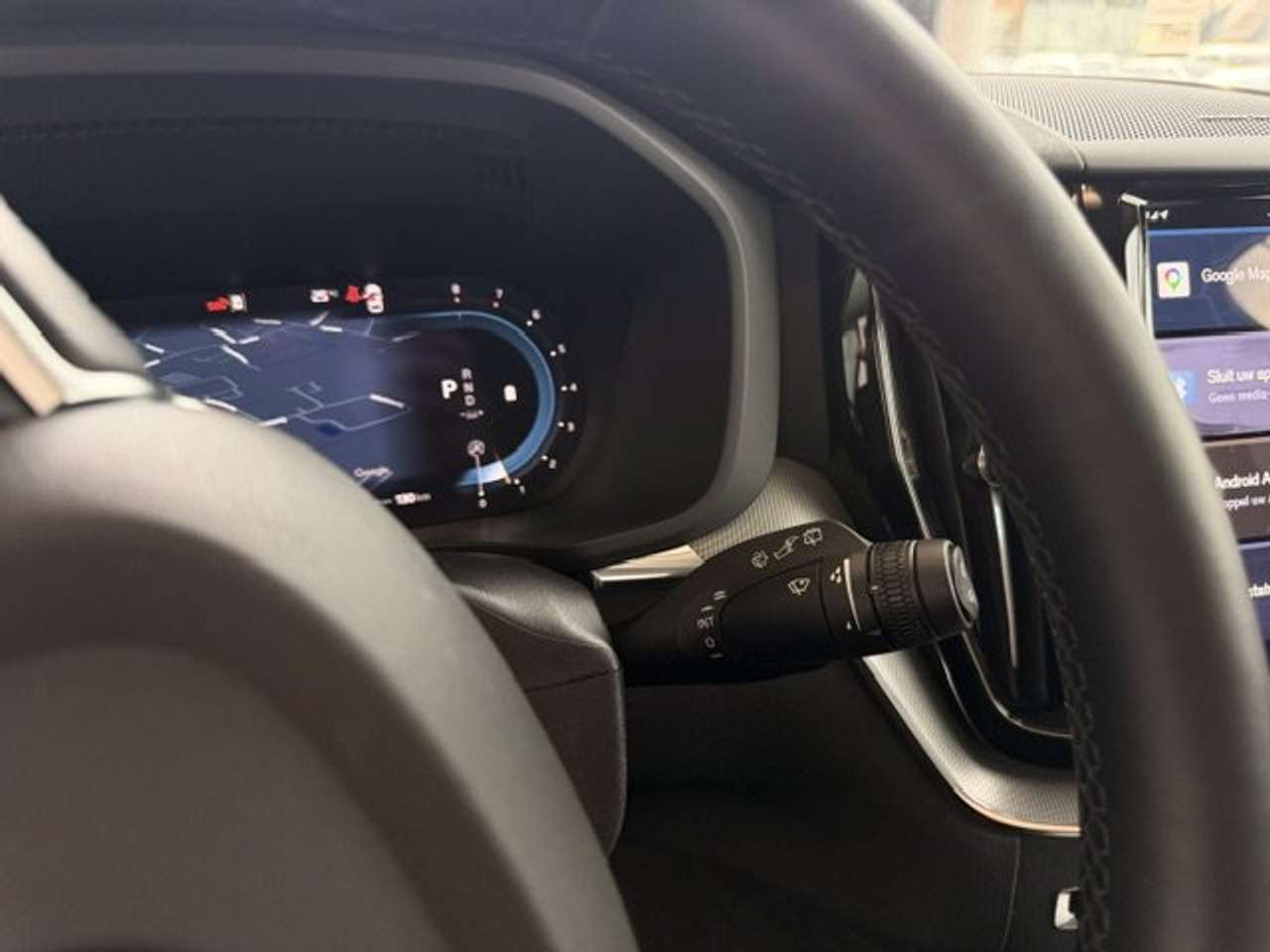 Volvo XC60 PLUS DARK B5  AWD AUTOMAAT +TAL VAN OPTIES — foto 21 van 22