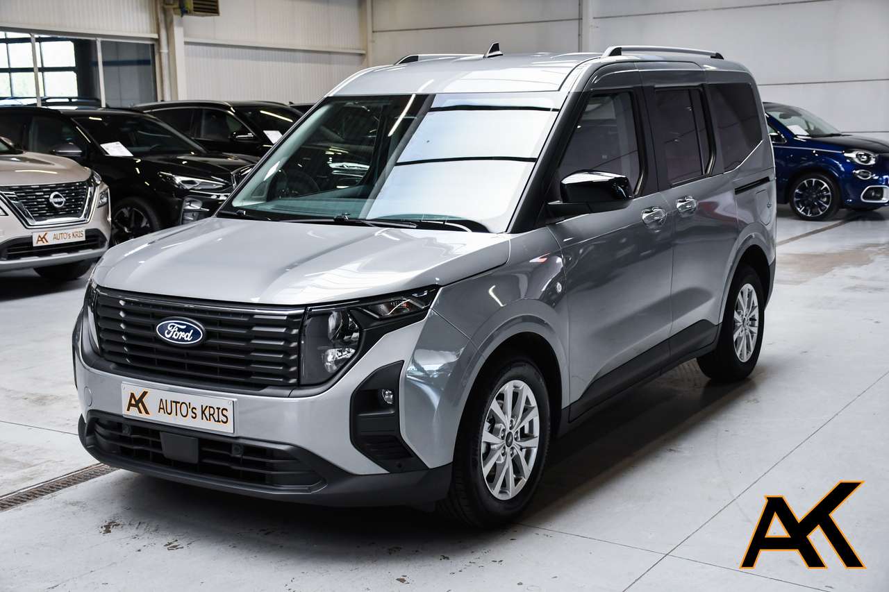 Ford Tourneo Courier Titanium 5pl - NAVI SMARTLINK / CAMERA / PDC / CC