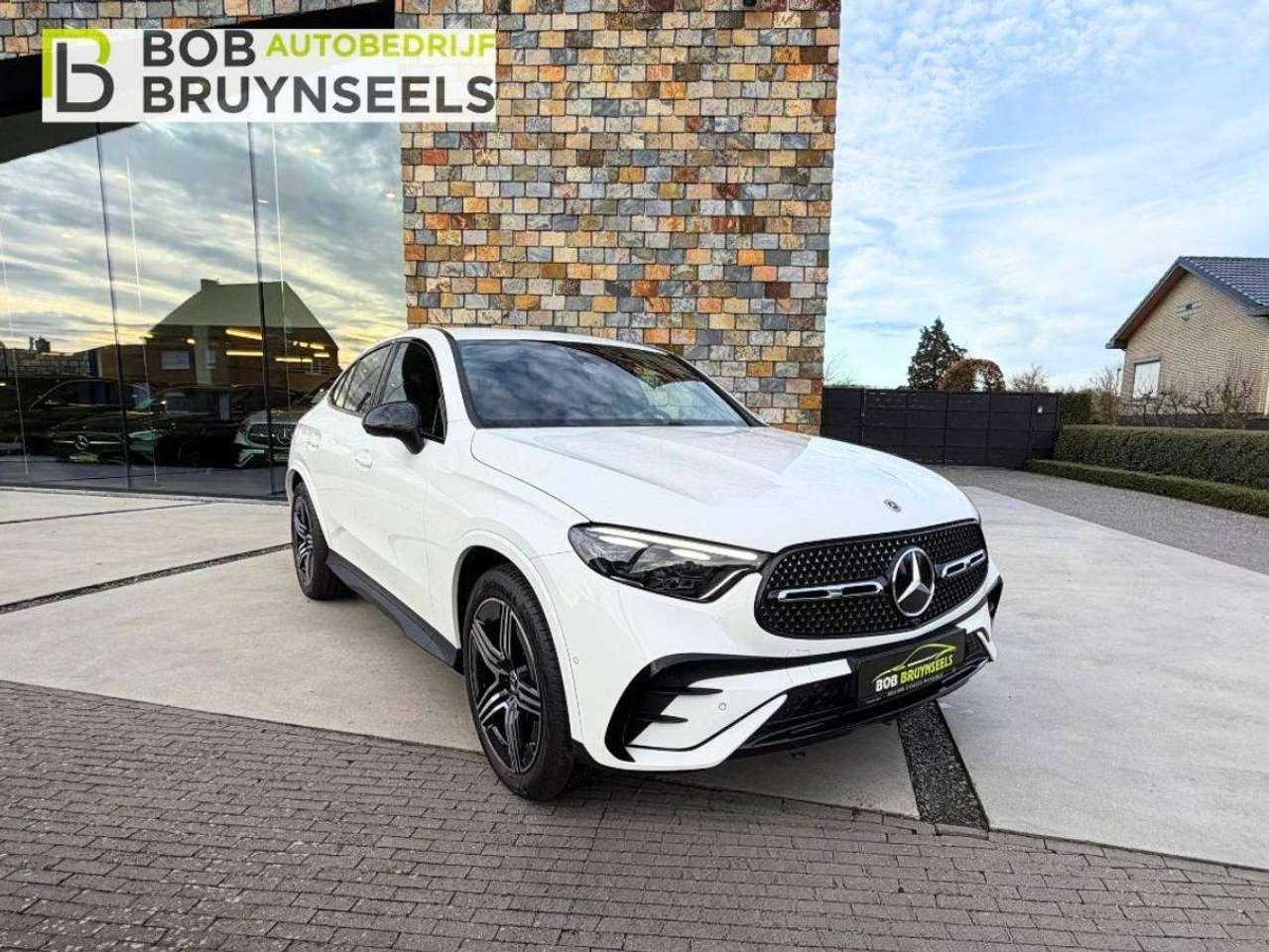 Mercedes-Benz GLC 200 Coupé 4Matic  AMG Line/Nightpakket/Distronic/Trekhaak/MultibeamMemorypakket — foto 4 van 21