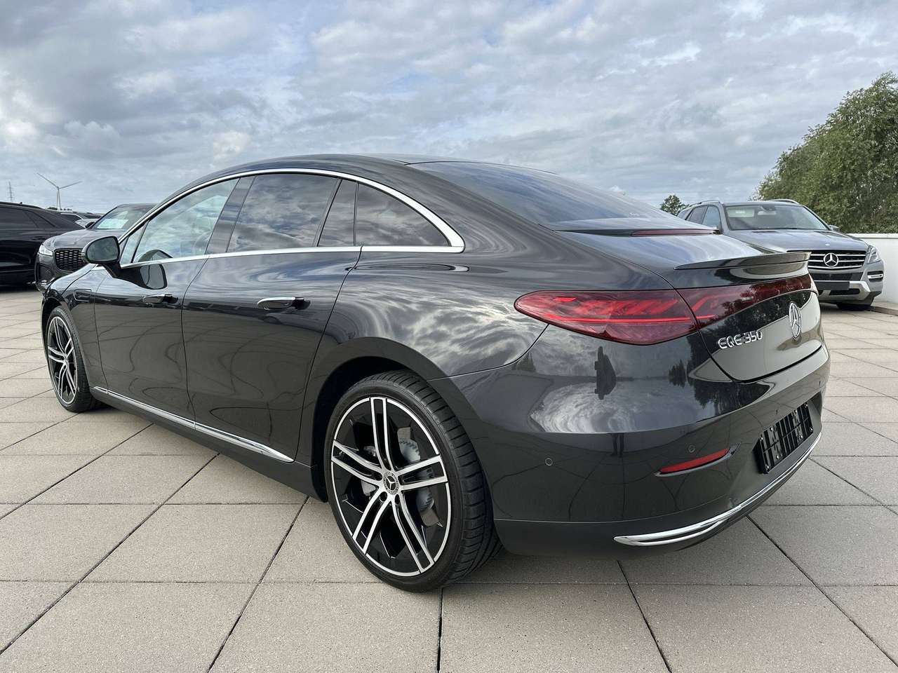 Mercedes-Benz EQE 350 350 Luxury Line Pano Dak Achterasbesturing Burmester — foto 8 van 19