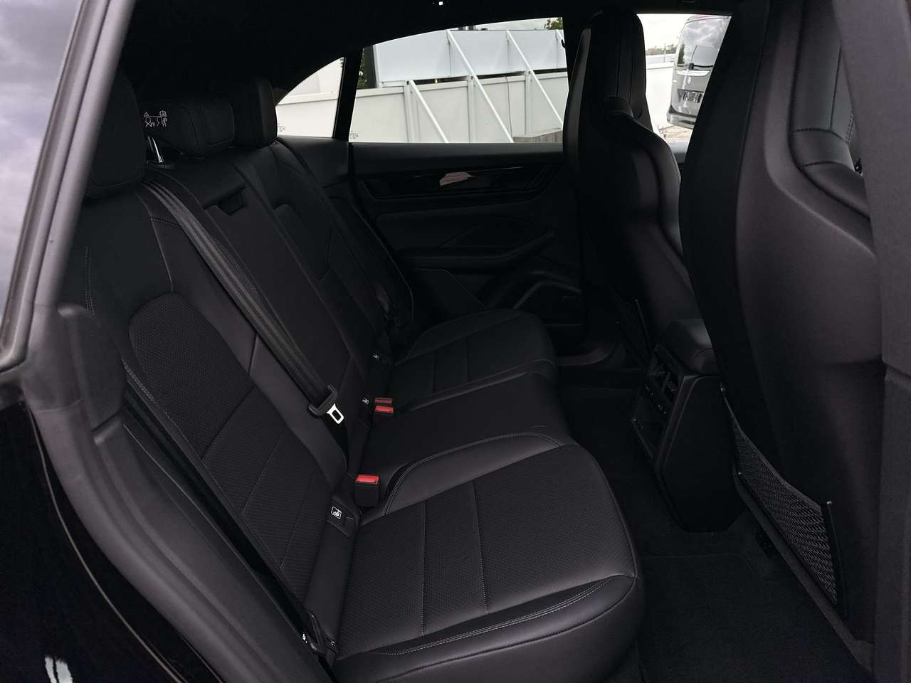 Porsche Macan 4ELEK/LUCHTVER/20"/TREKH/BOSE/LEDERPAKKET — foto 12 van 18