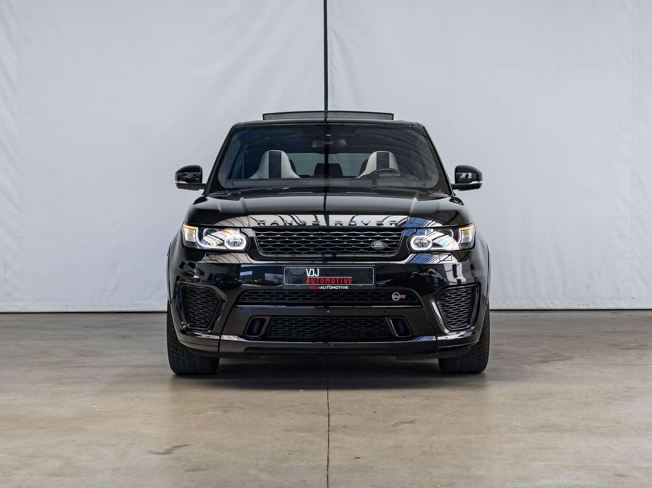 Land Rover Range Rover Sport 5.0i V8 SVR|PANO|HEAD-UP|HEATED-SEATS(v/a)|KEYLESS|AMBIENTLIGHT|ACC|LA| — foto 2 van 25