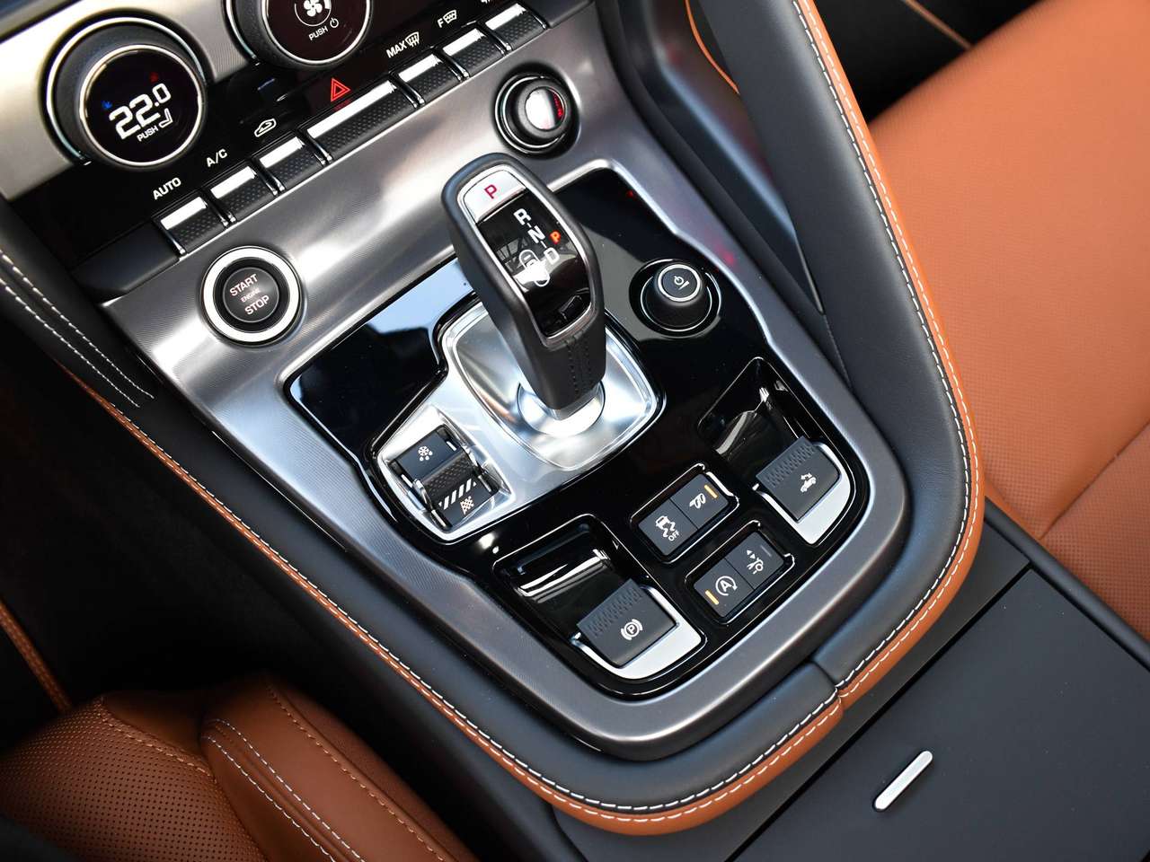Jaguar F-Type 5.0 V8 R Cabriolet AWD P575 / Giola Green / Black Pack / FULL — foto 23 van 25
