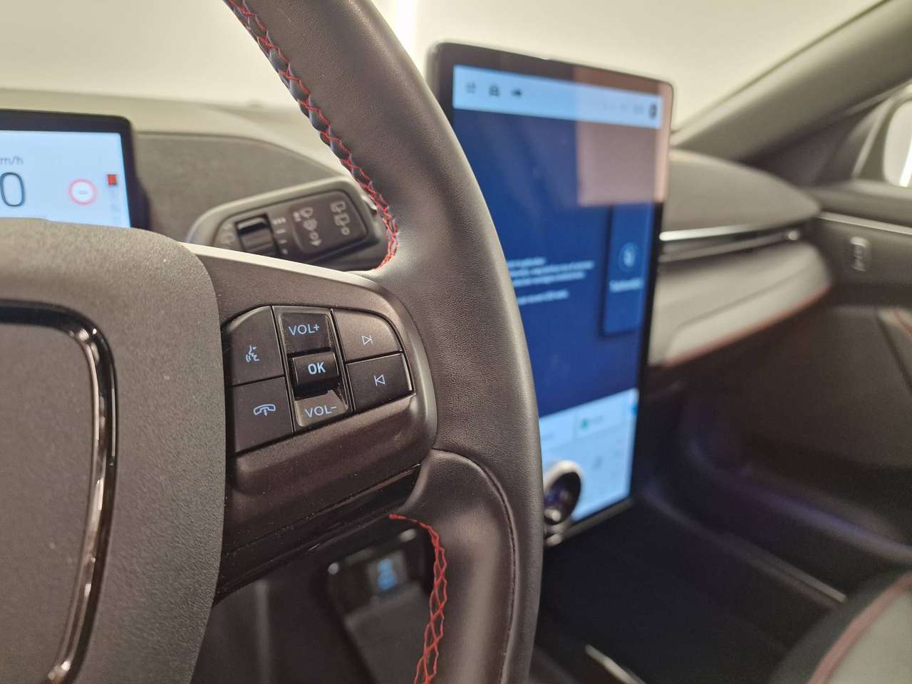 Ford Mustang Mach-E PREMIUM EXTENDED RANGE +TAL VAN OPTIES — foto 11 van 16