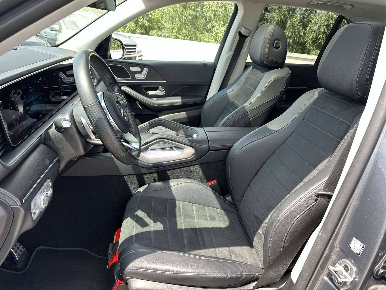 Mercedes-Benz GLE 350 DE AMG Nigtpakket Pano dak Trekhaak — foto 19 van 25