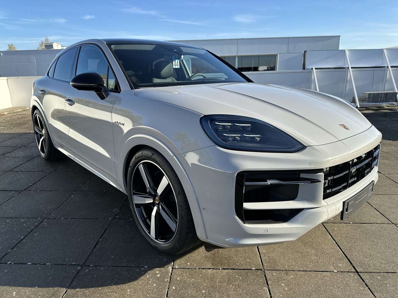 Porsche Cayenne coupé/E-Hybr NIEUW MODEL/36gr Co2/CATALOGUSPRIJS: 160.950 EURO - 10%/LUCHTV/LED