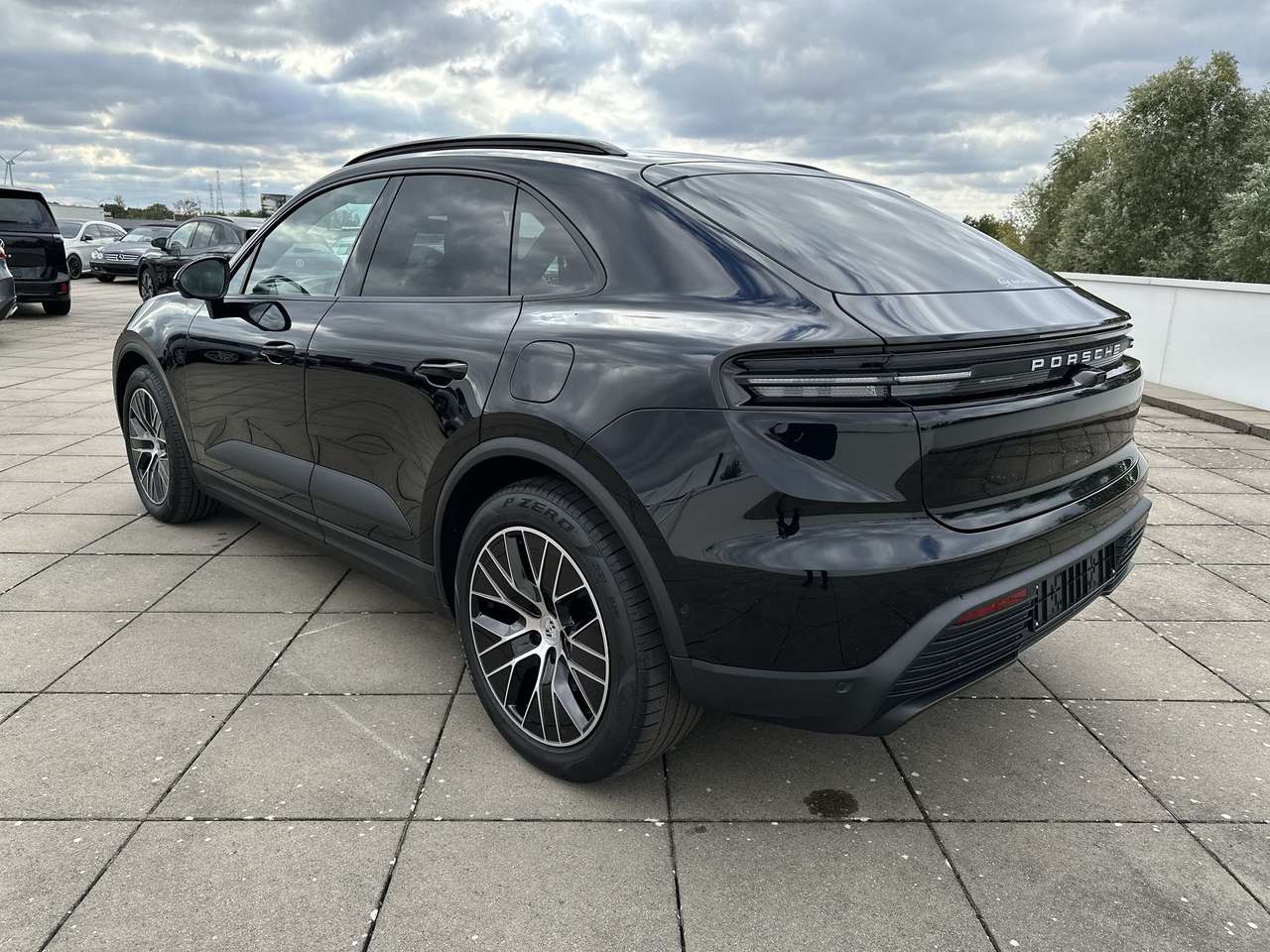Porsche Macan 4ELEK/LUCHTVER/20"/TREKH/BOSE/LEDERPAKKET — foto 5 van 18