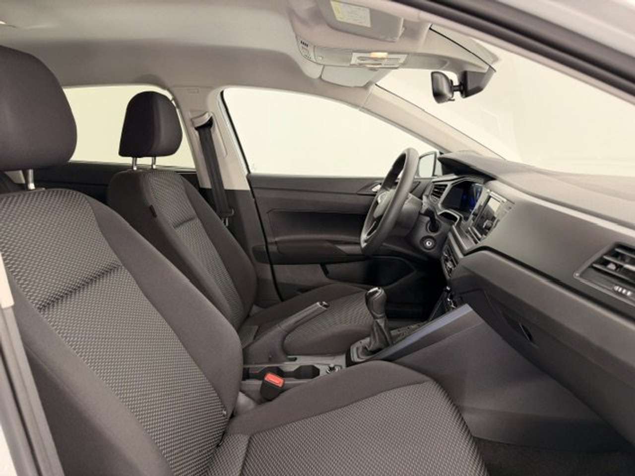 Volkswagen Polo BENZINE MET SLECHTS 22000KM!!!!! — foto 11 van 20
