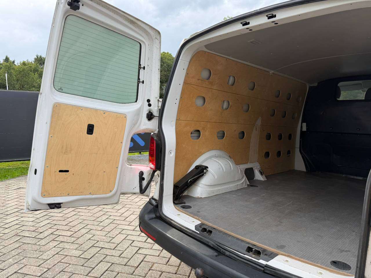 Volkswagen T6.1 Transporter BTW LANGE UITVOERING TREKHAAK CAMERA — foto 11 van 16