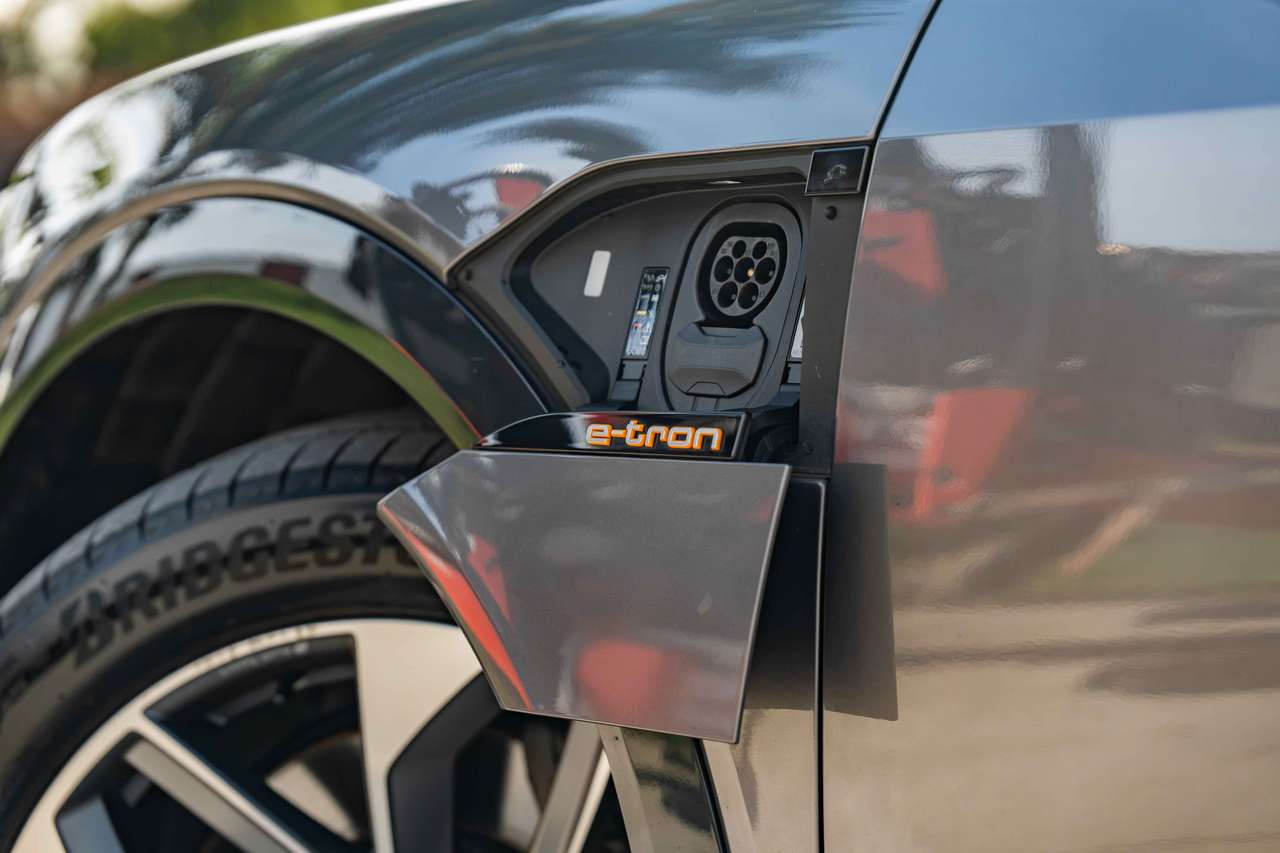 Audi e-tron (2022) — foto 13