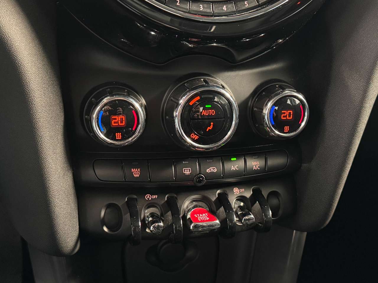 MINI One 1.5 Automaat met John Cooper velgen — foto 16 van 18