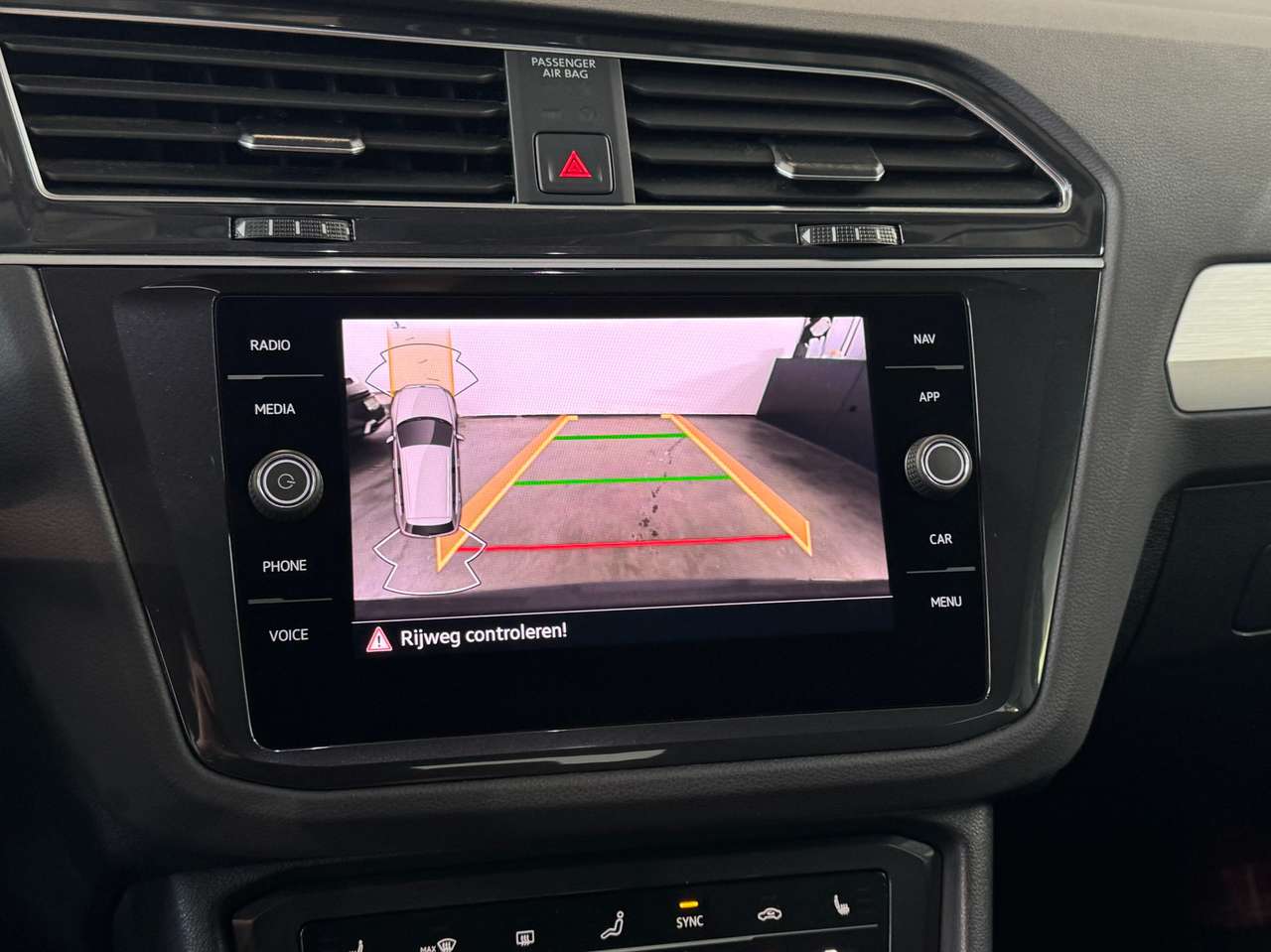 Volkswagen Tiguan 1.5 TSI Life Navigatie / Camera / DAB — foto 10 van 17