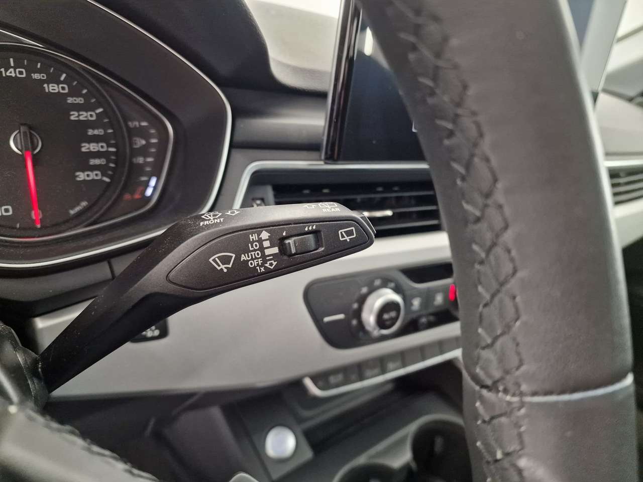Audi A4 S-LINE HYBRID BENZINE AUTOMAAT 57000KM!!! — foto 14 van 16