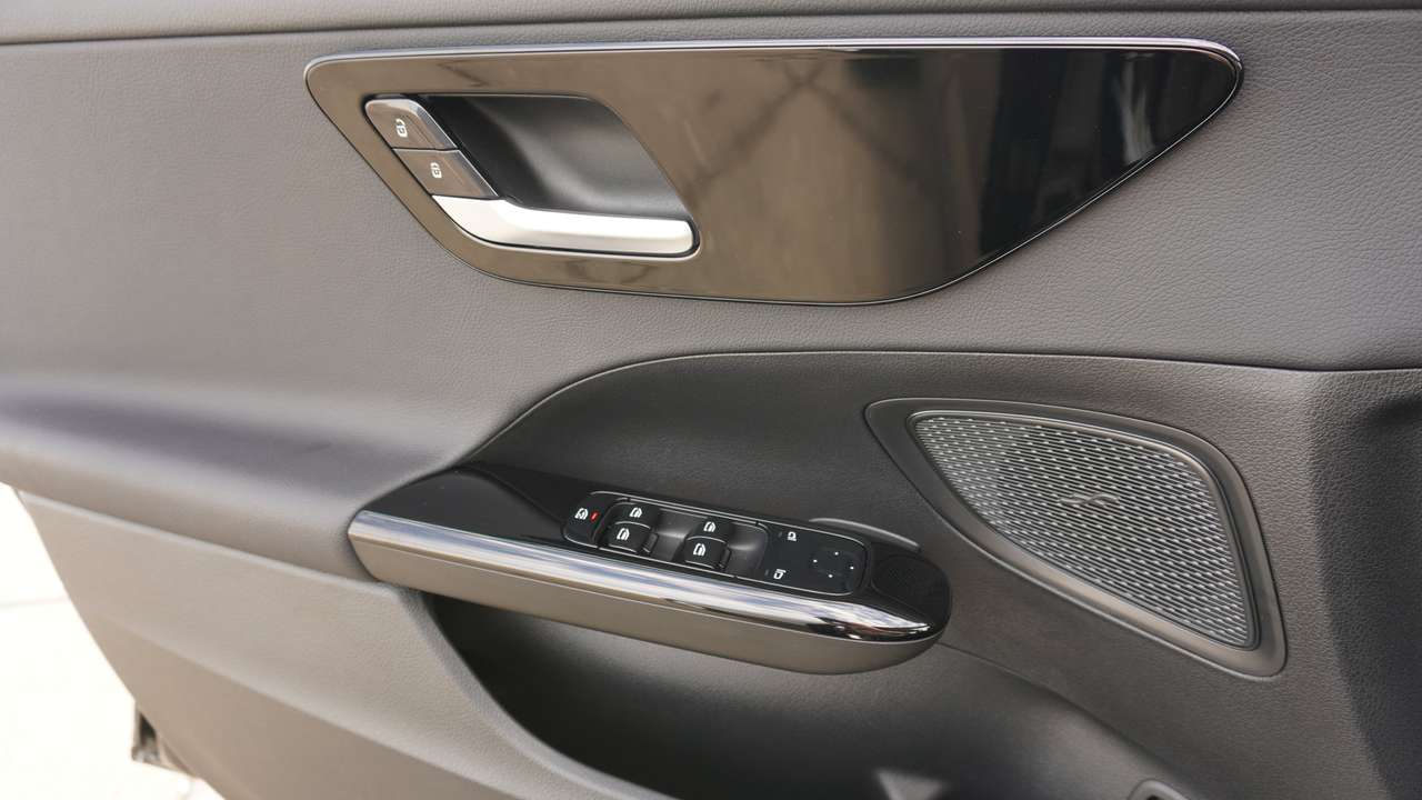 Mercedes-Benz C 180 MBUX/17" 10 DUBBELSPAAKS/ACT. SPOORASSIST — foto 14 van 18