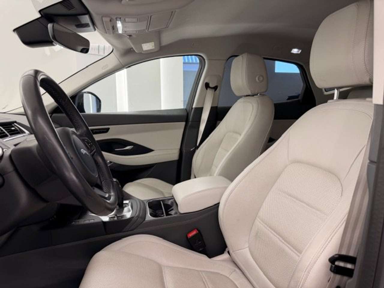 Jaguar E-Pace BENZINE AWD AUTOMAAT+TAL VAN OPTIES-49000KM!!! — foto 8 van 22
