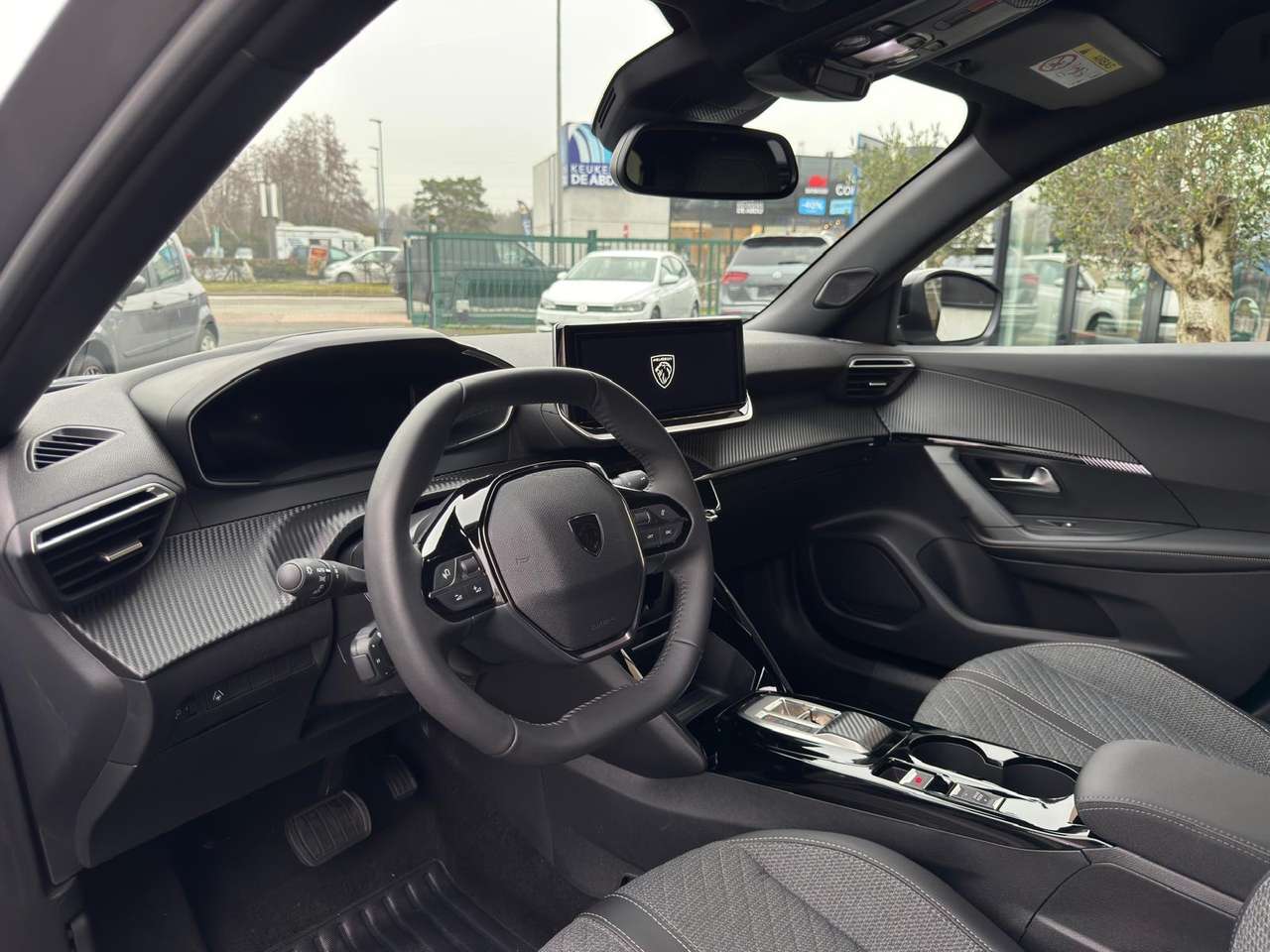 Peugeot 2008 12 Hybride Allure Automaat — foto 9 van 25