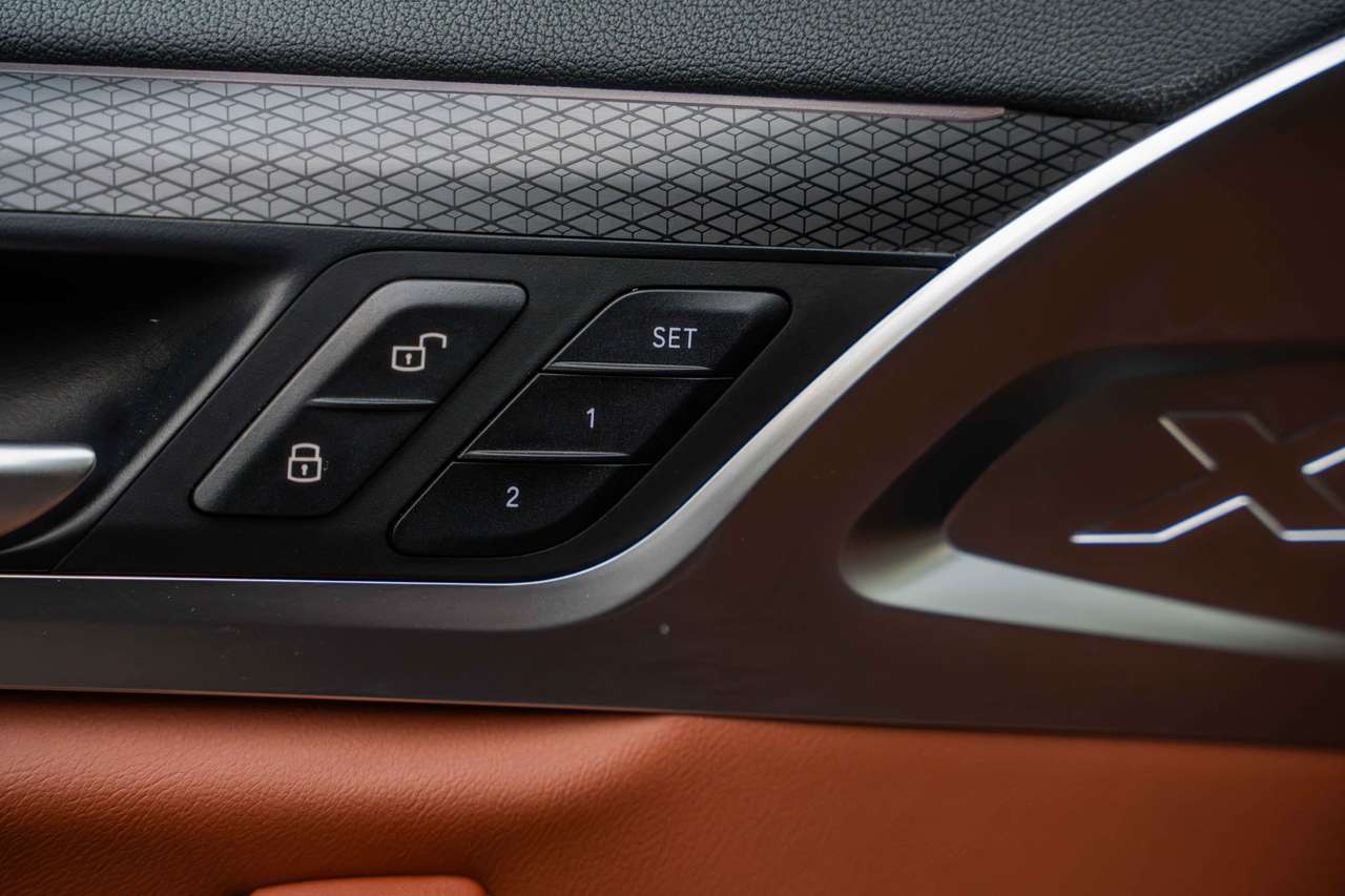 BMW X3 M Competition PANO/LED/HUD/H&K/ACC/360°/DISPLAY/TREKHAAK — foto 15 van 25