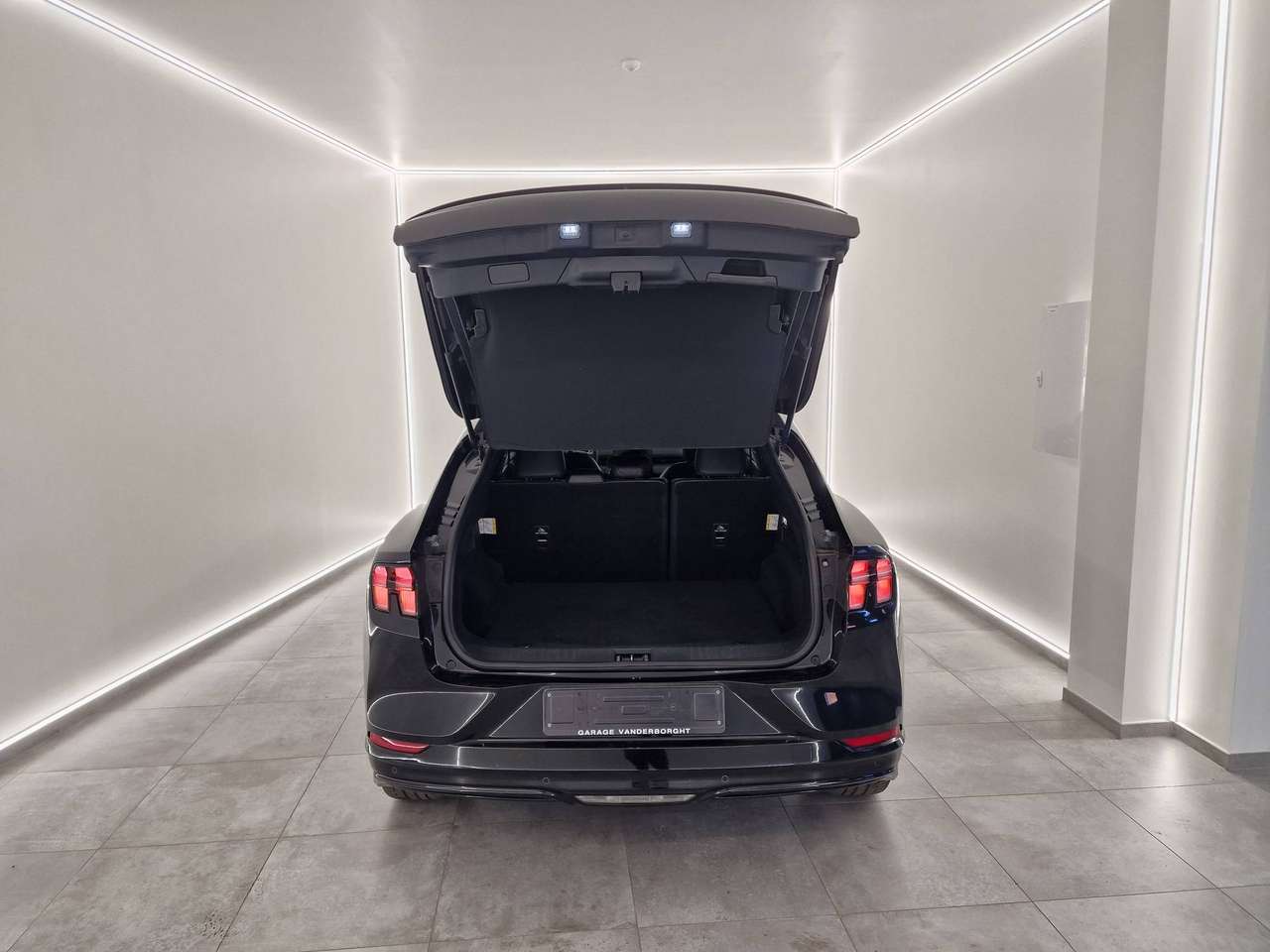 Ford Mustang Mach-E PREMIUM EXTENDED RANGE +TAL VAN OPTIES — foto 4 van 16