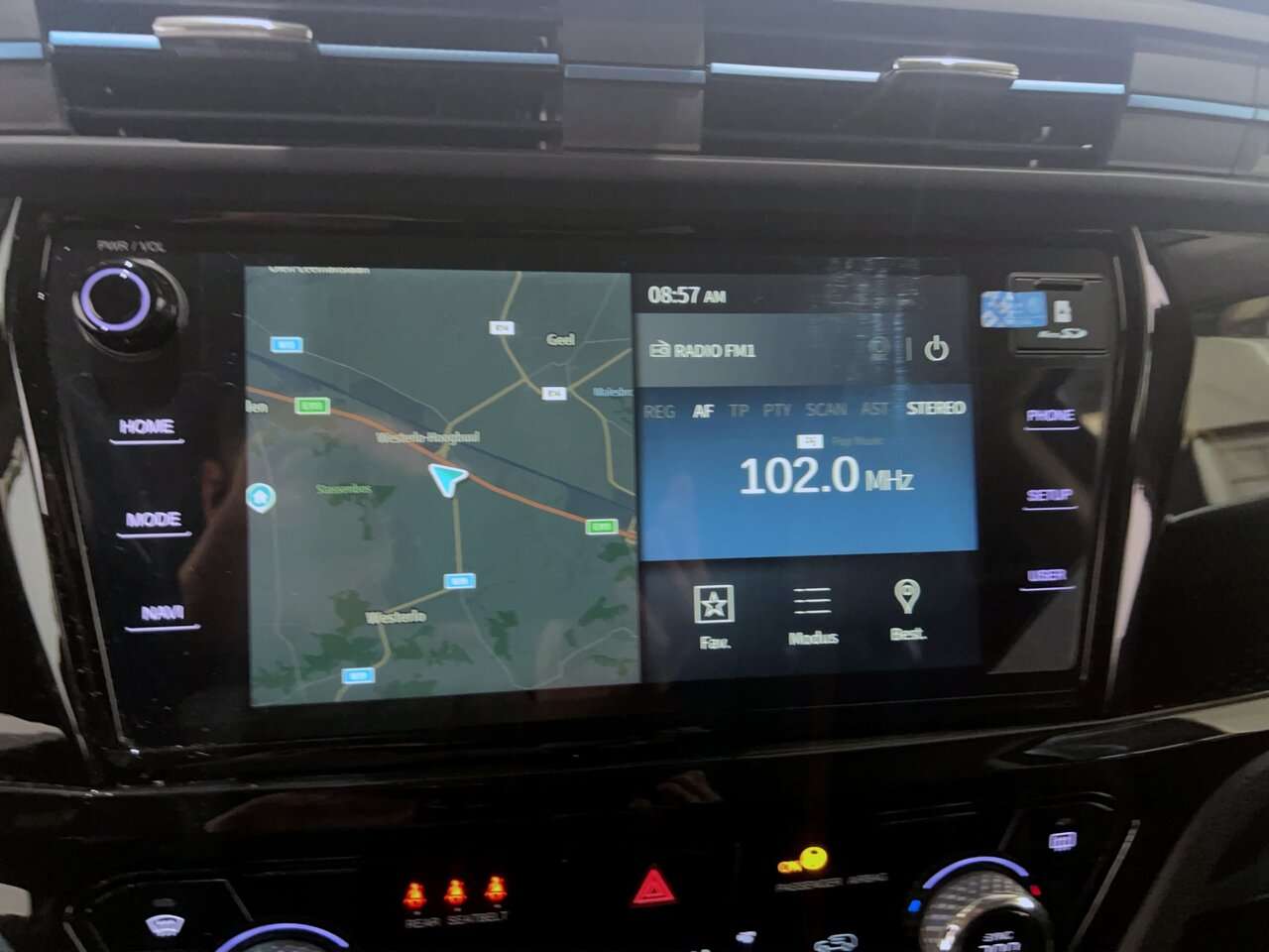 SsangYong Korando e-Motion/Titanium/Navi/Leder/Camera — foto 9 van 22