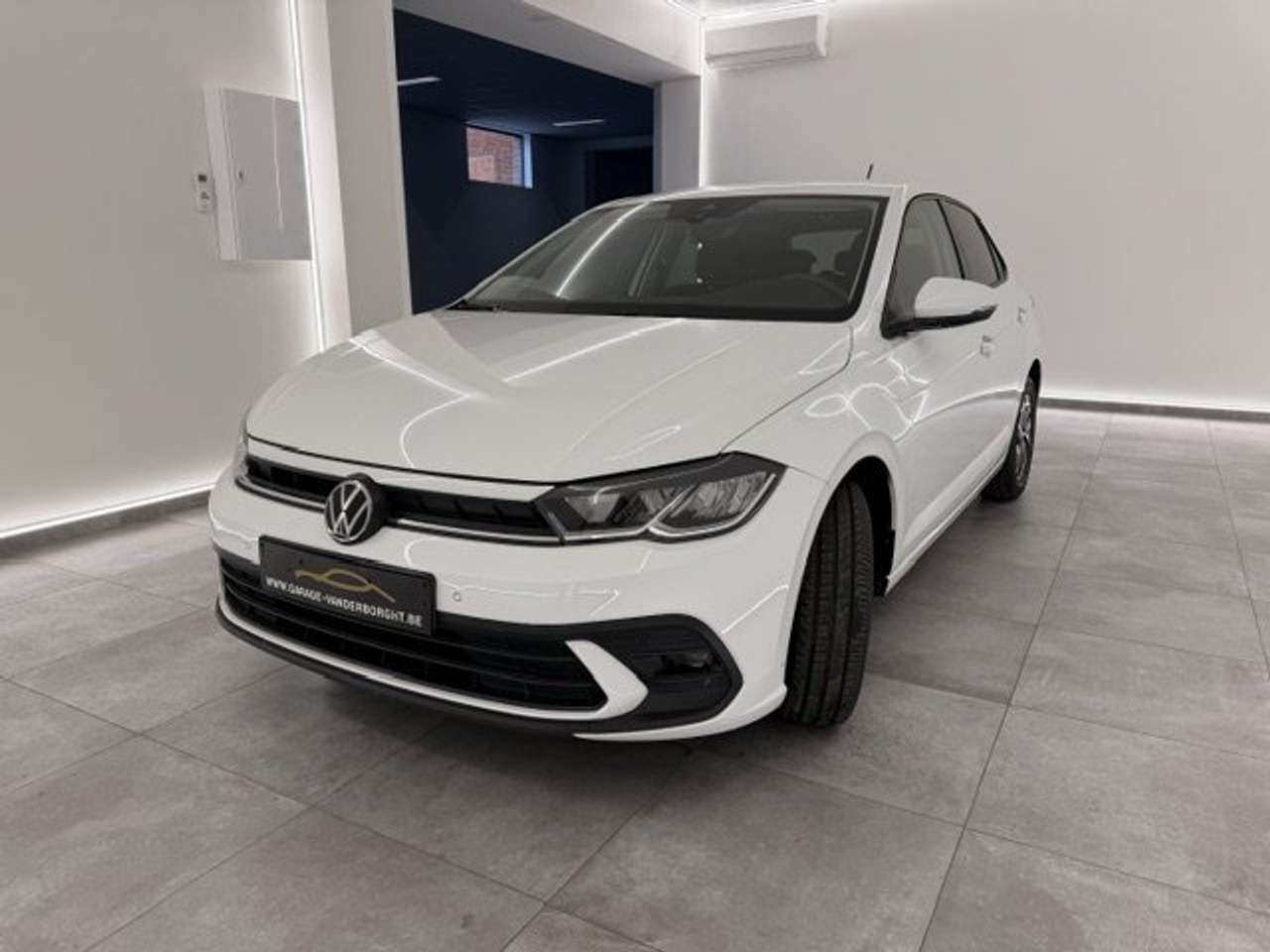 Volkswagen Polo BENZINE MET SLECHTS 22000KM!!!!! — foto 3 van 20