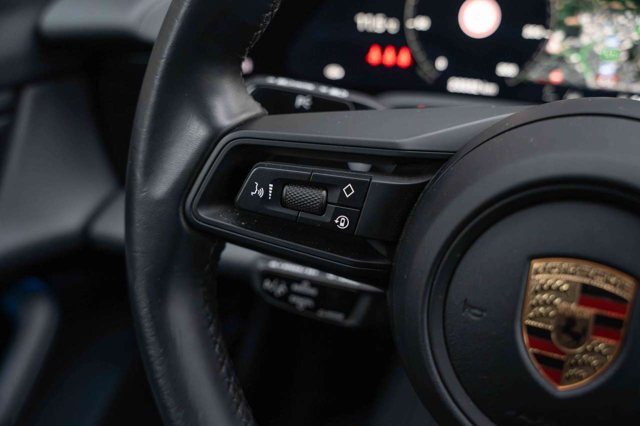 Porsche Taycan 4 Cross Turismo SOH94%/PANODAK/21'/BOSE/LUCHTV/MEMORY/CARPLAY/LANE — foto 17 van 25